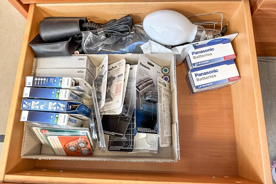 Schubladeninhalt: Rasierer Zubehör